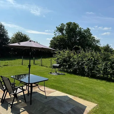 Ferienhaus Owl Peaceful Countryside 8 Miles From York