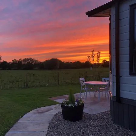 Ferienhaus Owl Peaceful Countryside 8 Miles From York *